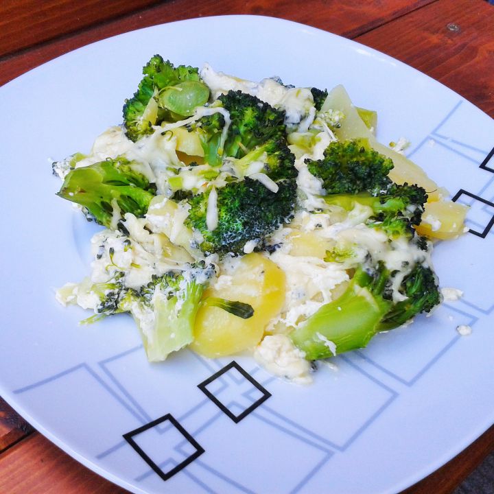 Smetanová brokolice s nivou a bramborami